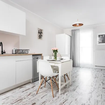 Apartment Slusarska 2 *
